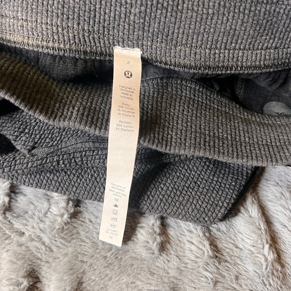 Like new Lululemon HR ribbed joggers - Picture 8 of 9